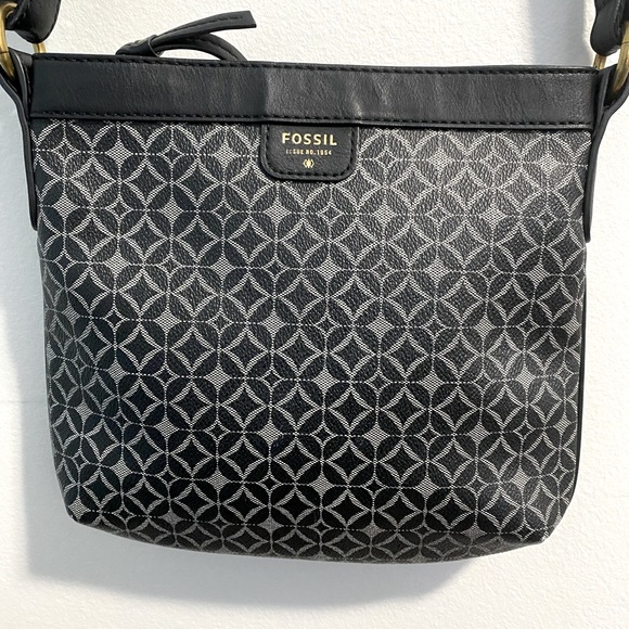 Fossil Coated Canvas Black/Gray Print Crossbody - Picture 2 of 6